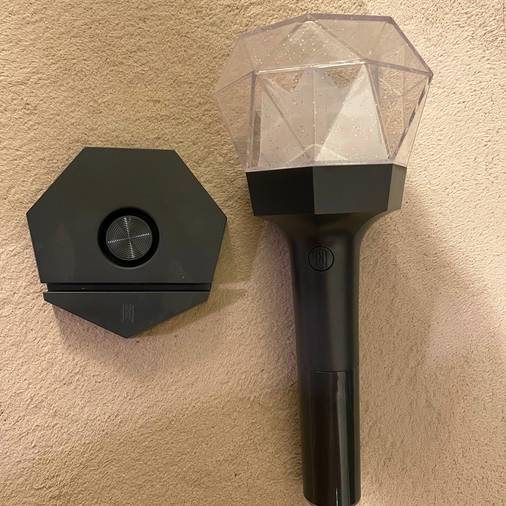 Monsta X lightstick Ver 2